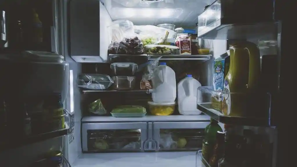 Ovo su namirnice koje biste trebali izbjegavati jesti noću ukoliko želite izgubiti kilograme