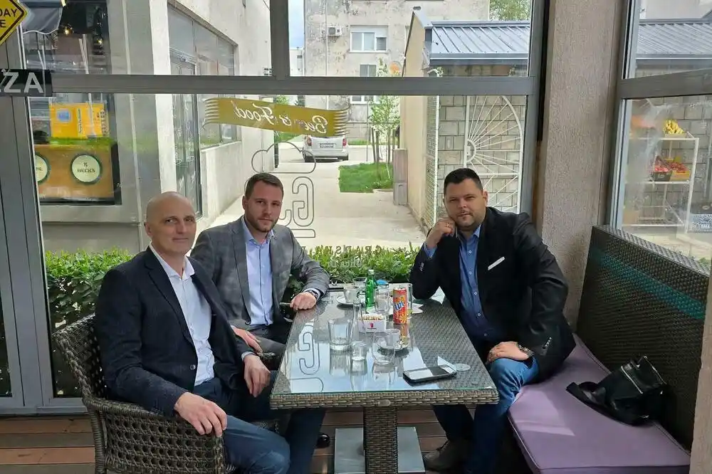 Počeli da dogovaraju vlast: Predstavnici ZBNK, PES-a i Demokrata razgovarali preksinoć u Nikšiću