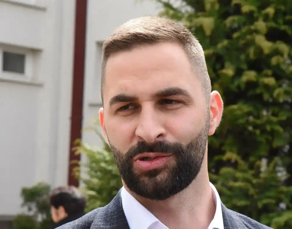 Počinju pregovori o formiranju vlasti u Nikšiću, PES vaga hoće li tražiti mjesto šefa SO ili potpredsjednika Opštine