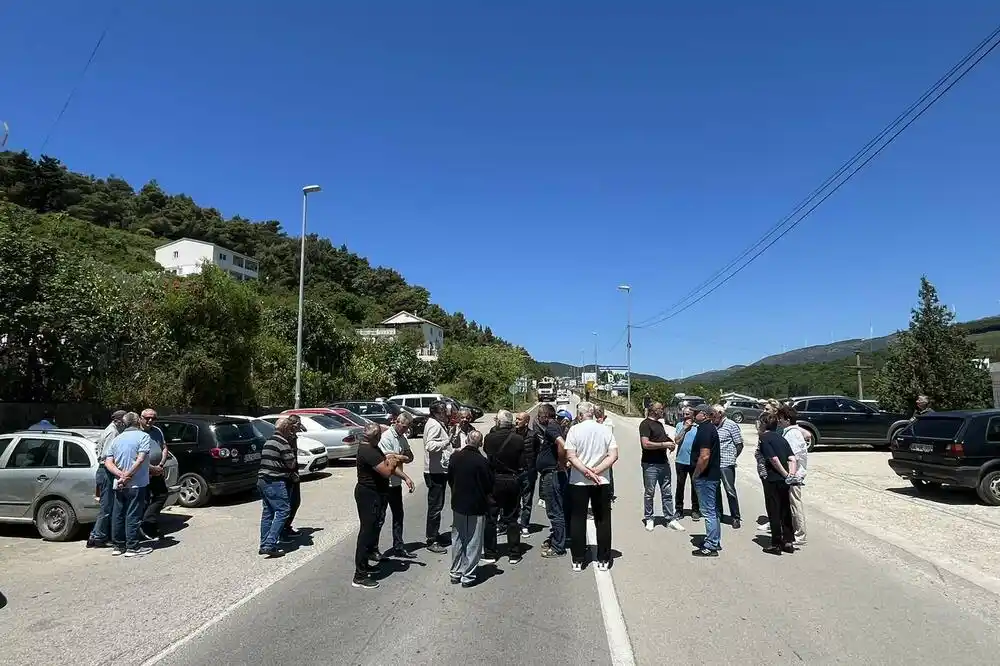 Radnici Solane i danas na dva sata blokirali put ka Baru: Ne odustaju od zahtjeva