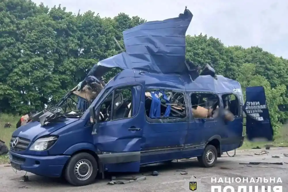 Regionalne vlasti: Devet poginulih u ruskom udaru na minibus na sjeveru Ukrajine