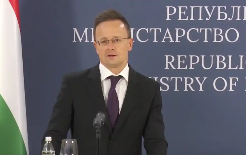 Sijarto pobjesnio: Brisel da prestane da se miješa u unutrašnju politiku Mađarske