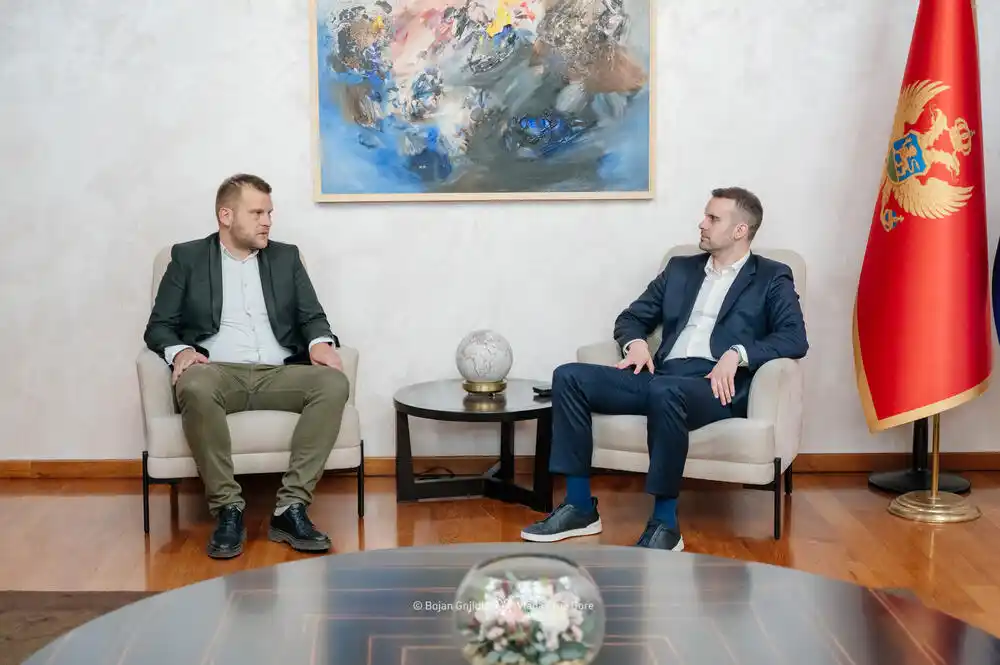 Spajić sa Komnenovićem i Asanovićem: Ukoliko bude koncesije aerodroma, sredstva da se koriste samo u Tivtu i Zeti