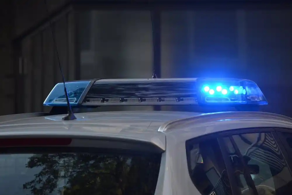 Tivat: Dva vozila završila u moru, nije bilo povrijeđenih