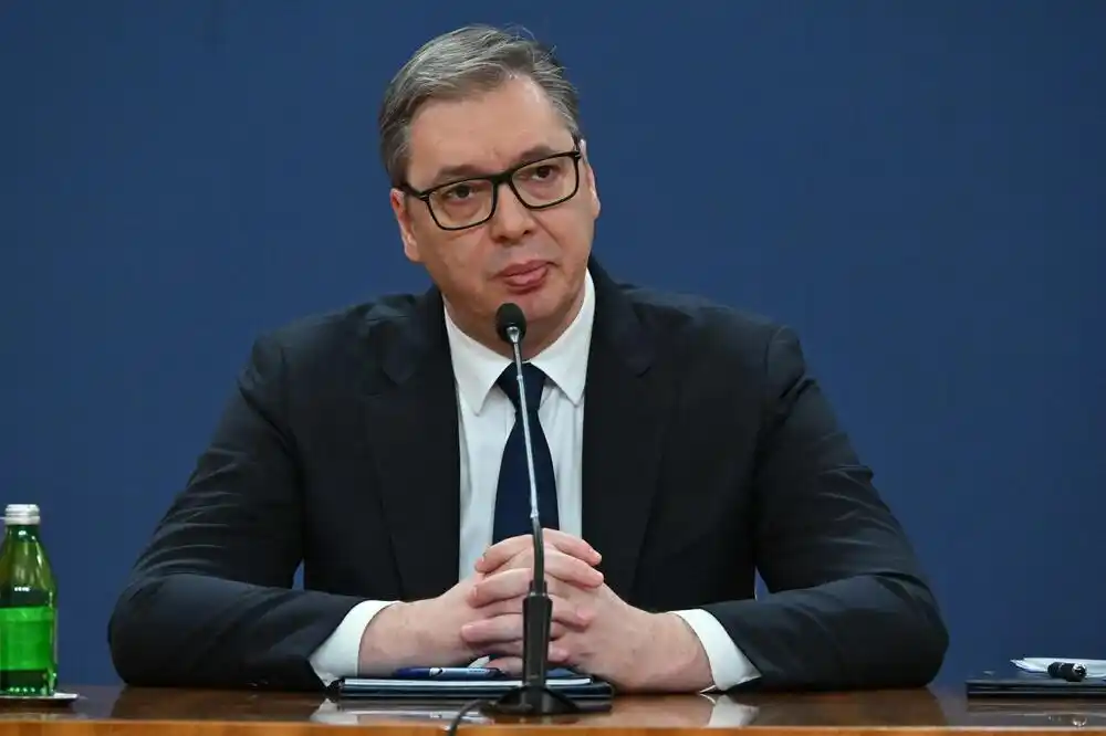 Vučić primljen na VMA, sačekao ga Lončar