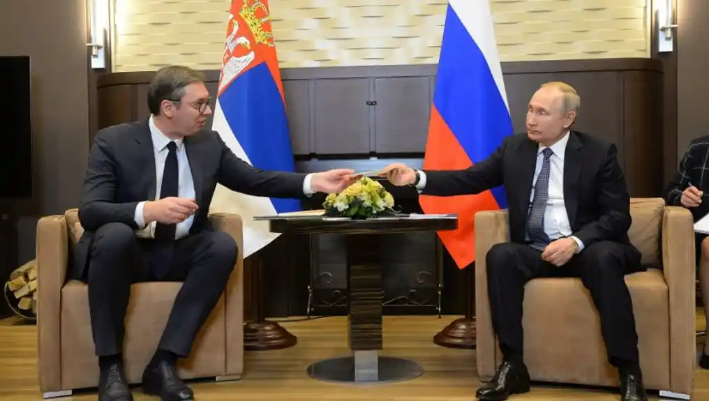 Vučić se na ruskom jeziku obratio Putinu, svi vodeći mediji prenijeli vest o moćnom govoru srpskog predsjednika
