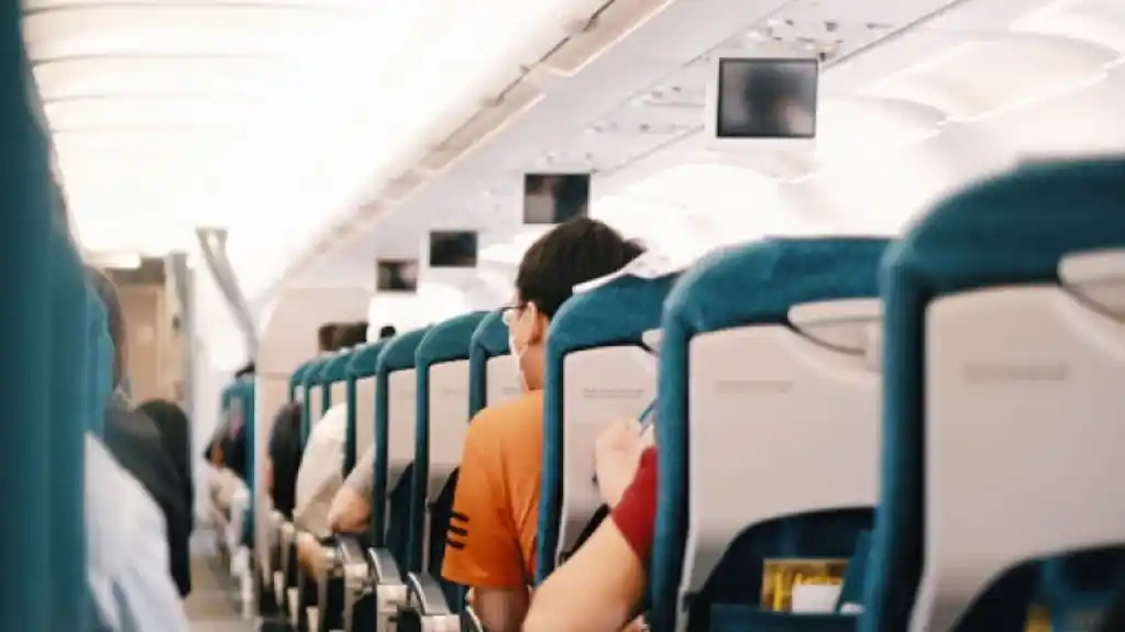 Znate li šta se dešava s vašim PLUĆIMA dok letite avionom? Naučnici dali odgovor