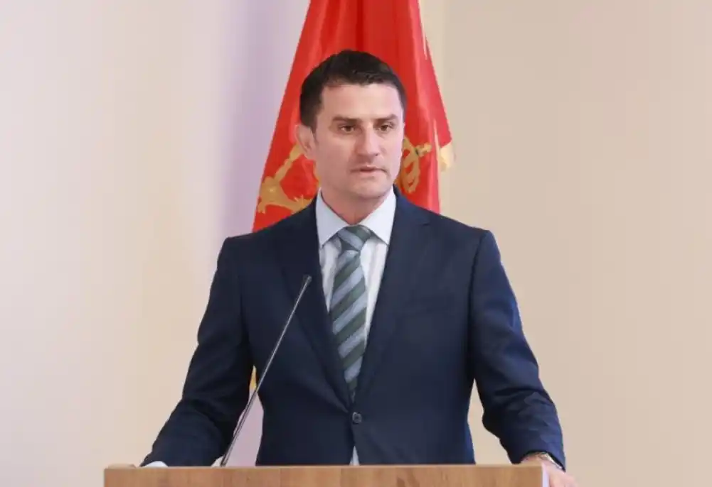 Zogović: Nad srpskim jezikom je sproveden ustavni genocid u Crnoj Gori