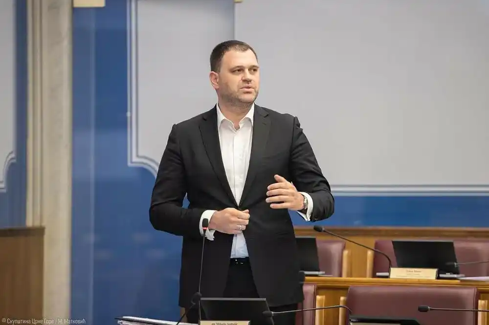 Anđušić: Građani umjesto nastavka akcije Limitirane cijene, dobili uvećanje cijena hljeba, komunalnih usluga i goriva