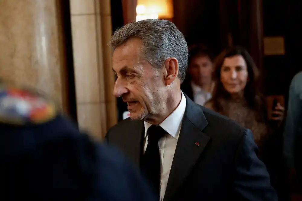 Bivšem francuskom predsjedniku Sarkoziju oduzet orden Legije časti zbog korupcionaškog skandala
