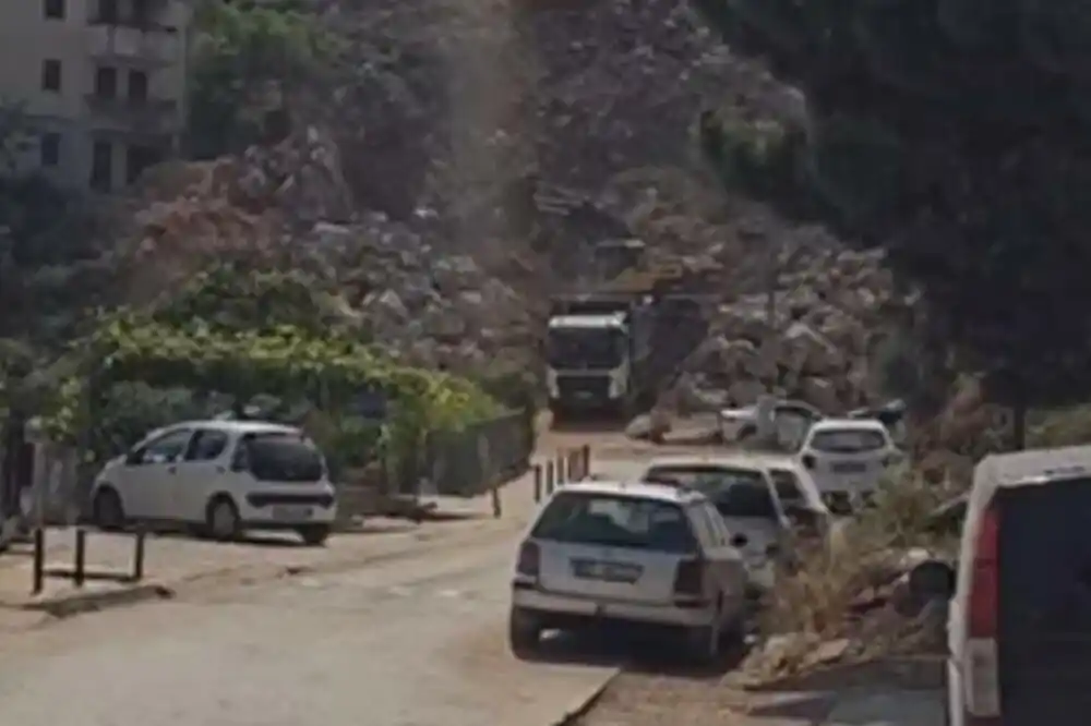Budva: Gradnja u Dubovici i dalje traje, Opština tvrdi da se radi javni put, stanari da se gradi stambena zgrada