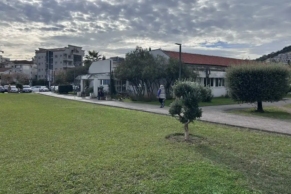 Budva: Preduzeća se oglušila o stav o depolitizaciji i profesionalizaciji, za mjesec i po zaposlili skoro 100 radnika