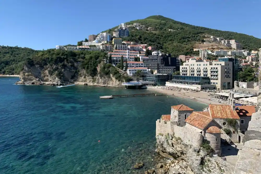 „Budvanska“ traži zakupce za četiri plaže