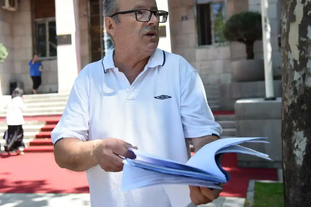Čivović traži pomoć od državnih zvaničnika i poslanika – Privredni sud mu naložio da plati oko 200 hiljada eura
