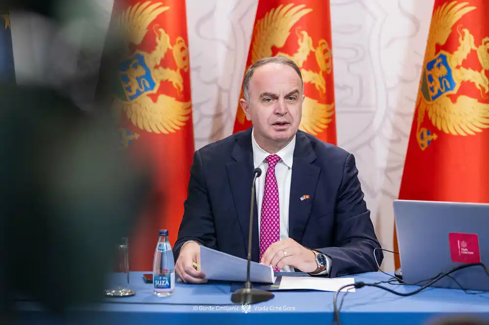 Đeljošaj: Današnjom sjednicom Tenderske komisije stavljena tačka na spekulacije o ostavka i povlačenju konsultanta