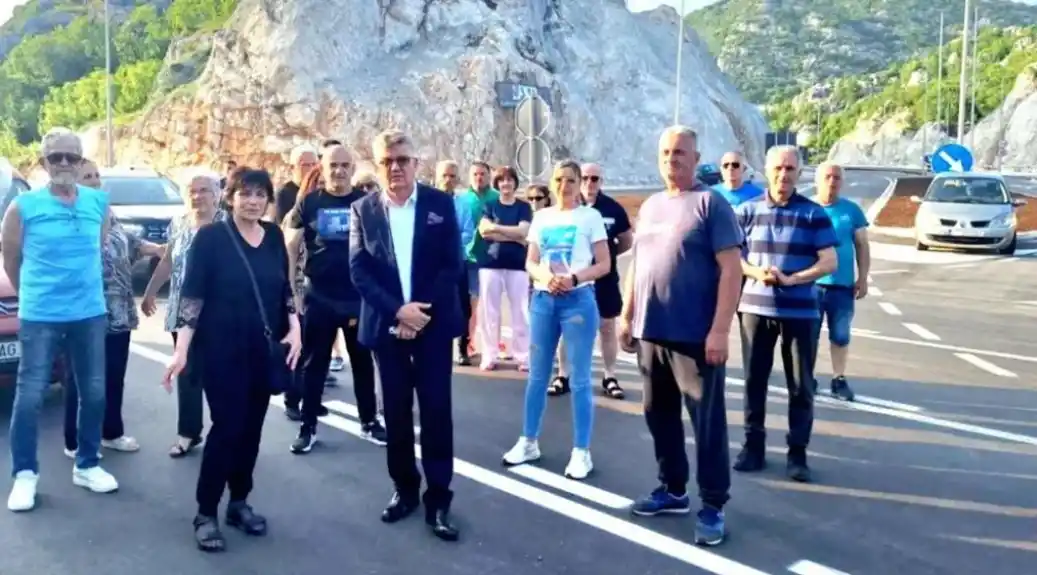 I hrvatski ambasador na blokadi puta Cetinje – Podgorica
