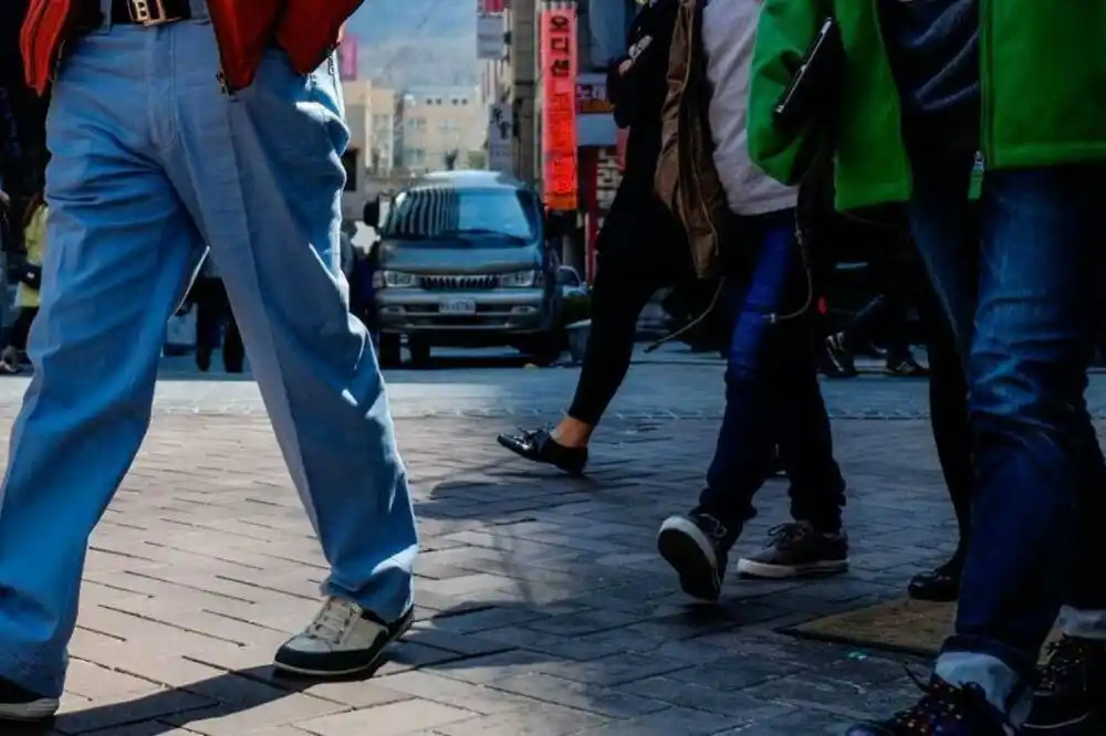 Južna Koreja: Žena kažnjena zbog svlačenja pantalona kolegi