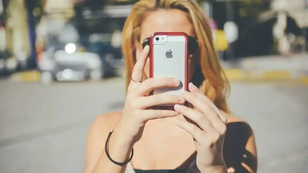 Kako da spriječite da vam se telefon PREGRIJE na vrućini?