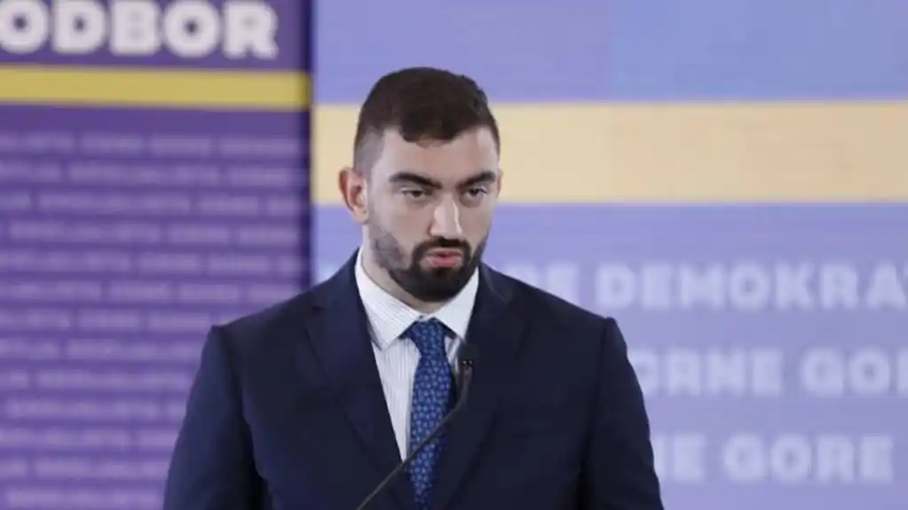 Klikovac: Mujović treba znati da NIJE LIJEPO prepisivati