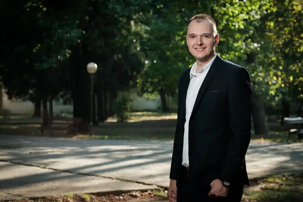 Krnić pisao Borovninić Bojović: Traži sastanak na temu paljenja guma na teritoriji Podgorice