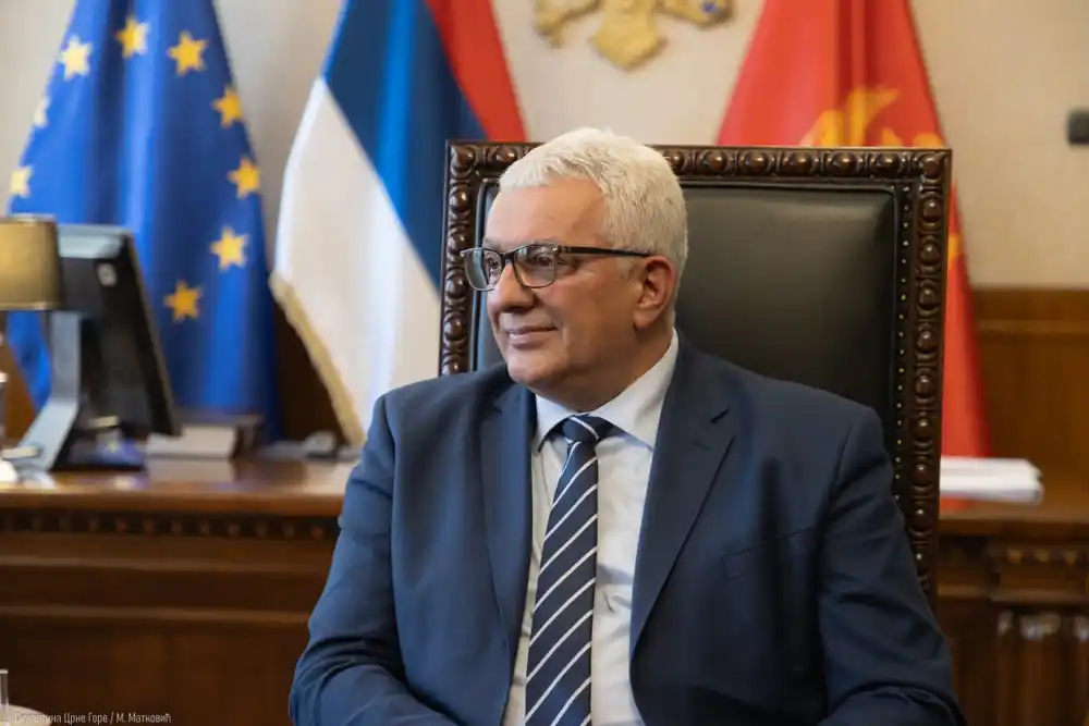 Mandić za vodeće američke medije: Kao i SAD, i Crna Gora je posvećena očuvanju vjerskih sloboda koju je ovdašnji autokrata Đukanović pokušao da ugrozi