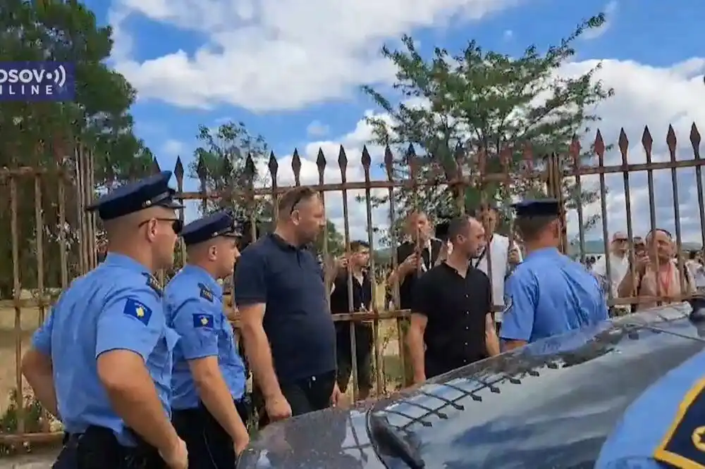 Na Gazimestanu privedeno više osoba, a u Gračanici uhapšen organizator hodočasničkog putovanja