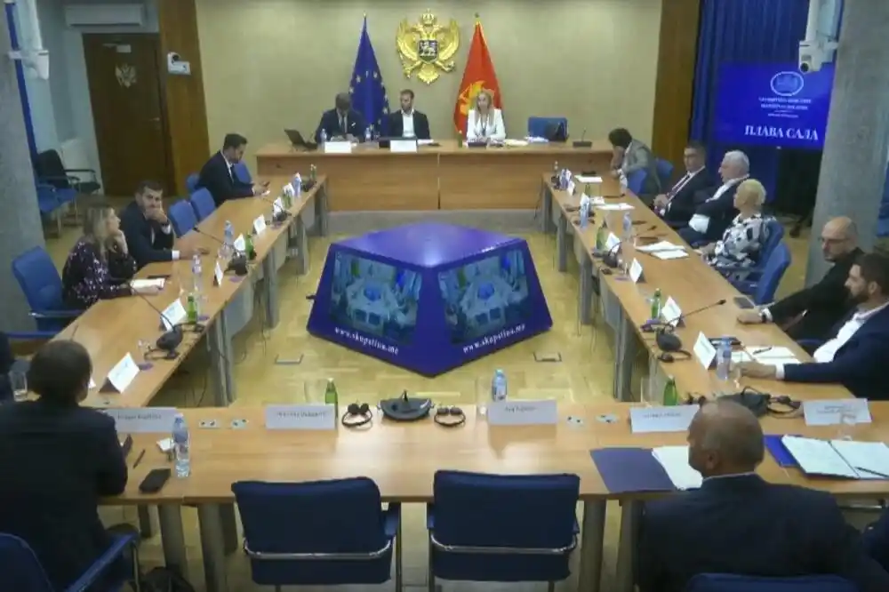 Nacrtom zakona predviđeno da se u izbornoj kampanji neće moći „presijecati vrpce“
