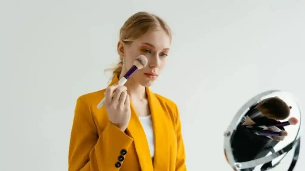 NEOBIČAN TREND pokorio TikTok: Beauty hack koji je zaludio influenserke dolazi pravo iz vaše kuhinje