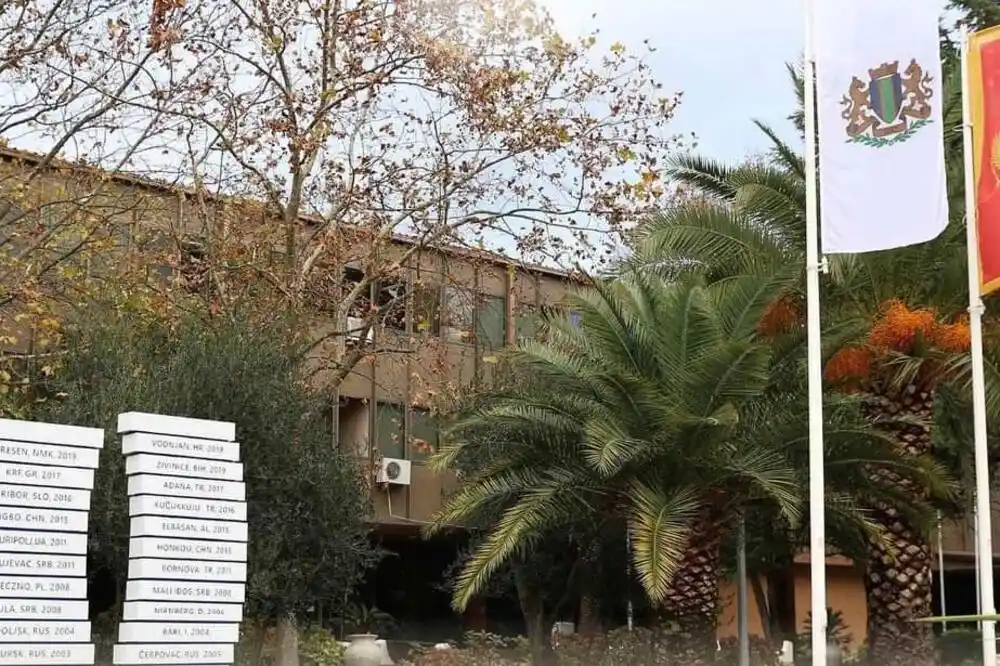 Opština Bar: Preko 250 hiljada za subvencije iz oblasti socijalne i dječje zaštite i inkluzije učenika RE populacije