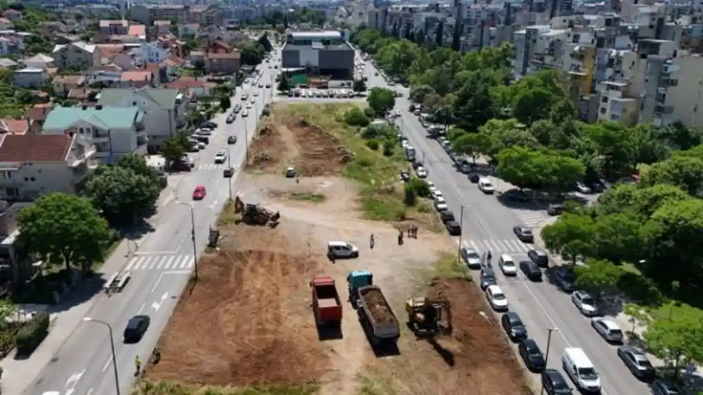Podgorica: Počela izgradnja novih PARKING MJESTA u Bloku V