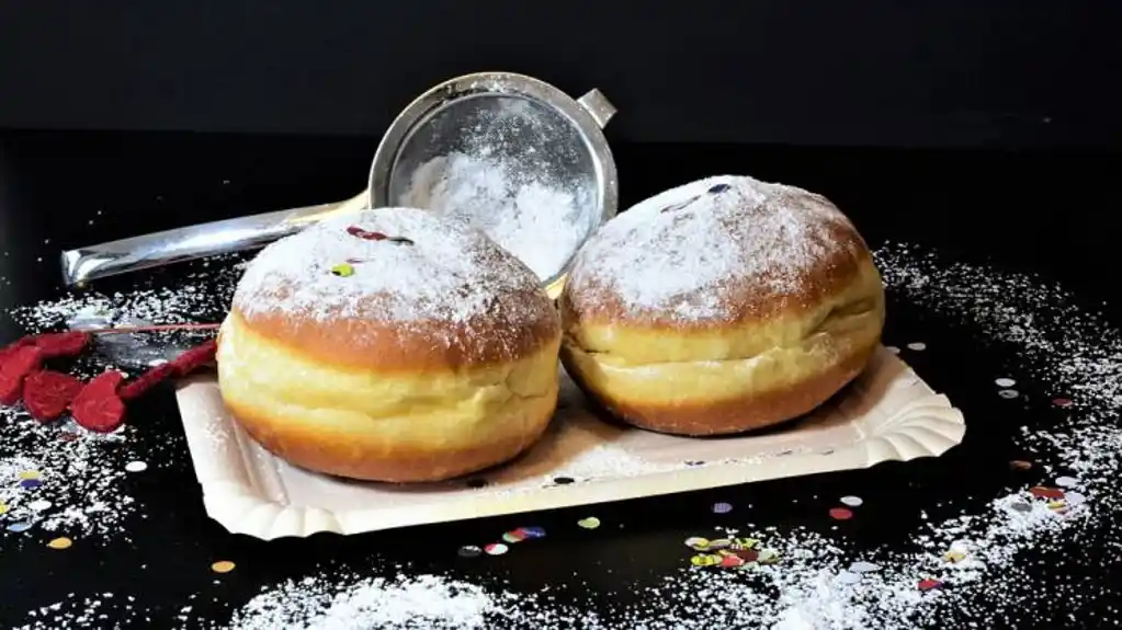 Probudi se uz miris DOMAĆIH KROFNI – Savršen recept za PORODIČNO JUTRO