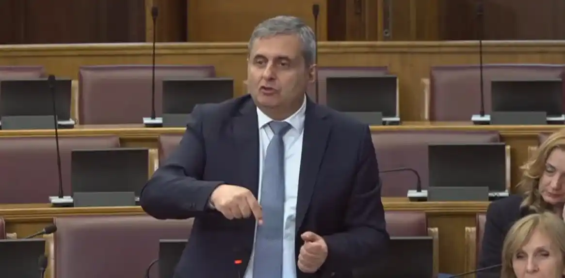 Radunović poslanici URE: Prvi ste se smijali – „neće biti Veljeg brda“, a sada kada vidite da će biti tamo naselje, prelazite na drugu vrstu kritike