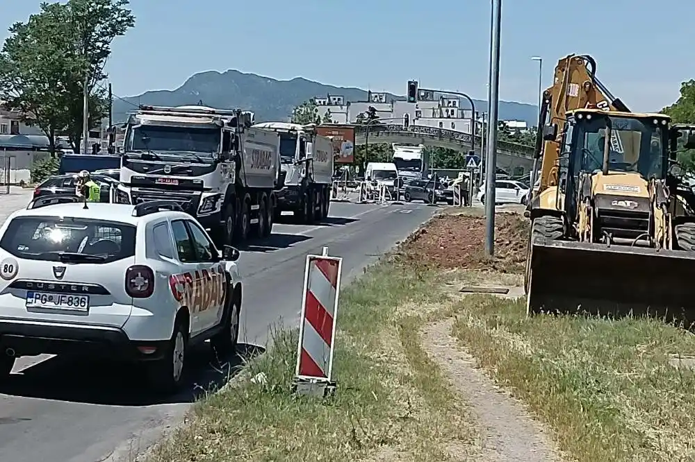 Saobraćaj u dijelu ulice Vojisavljevića u Podgorici od danas obustavljen, gužve zbog radova