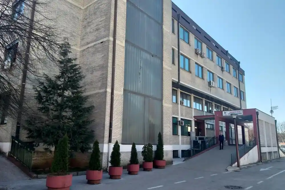 Sindikat slobodnih radnika OB Nikšić pisao Spajiću i Šimunu: Egzistencija nam je dovedena u pitanje
