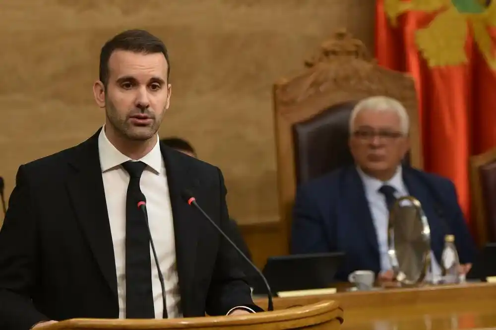 Spajić ne kontroliše ni PES: Šta govore nesuglasice unutar vladajuće koalicije