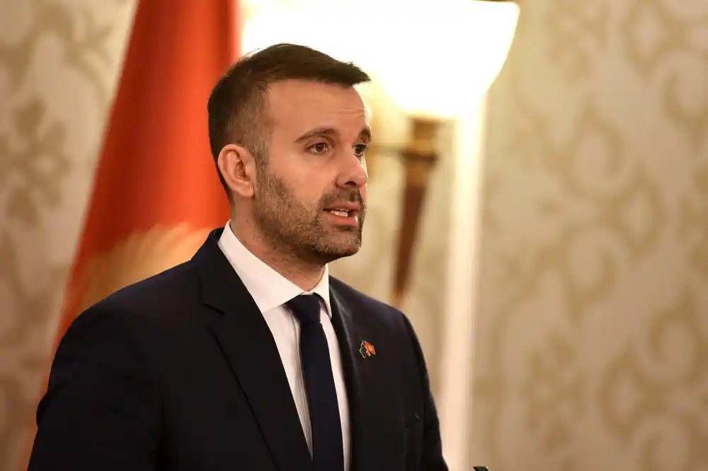 Spajić: Ne primam savjete od popova po pitanju istorije, politike, finansija, ekonomije, sporta, muzičkog