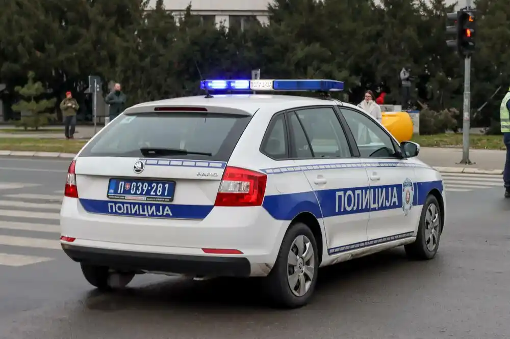 Srbija: Pucano na prostorije SNS u Vrnjačkoj Banji, MUP kaže da je osumnjičeni uhapšen