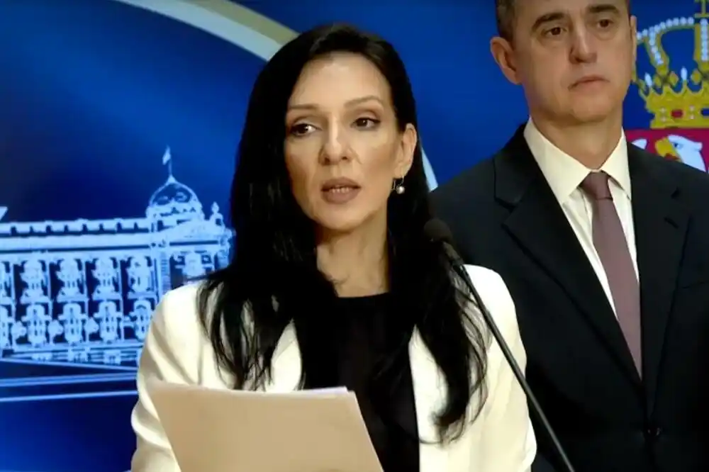 Tepić: Francuska policija na Tahitiju zaplijenila pakete heroina sa likom Aleksandra Vučića