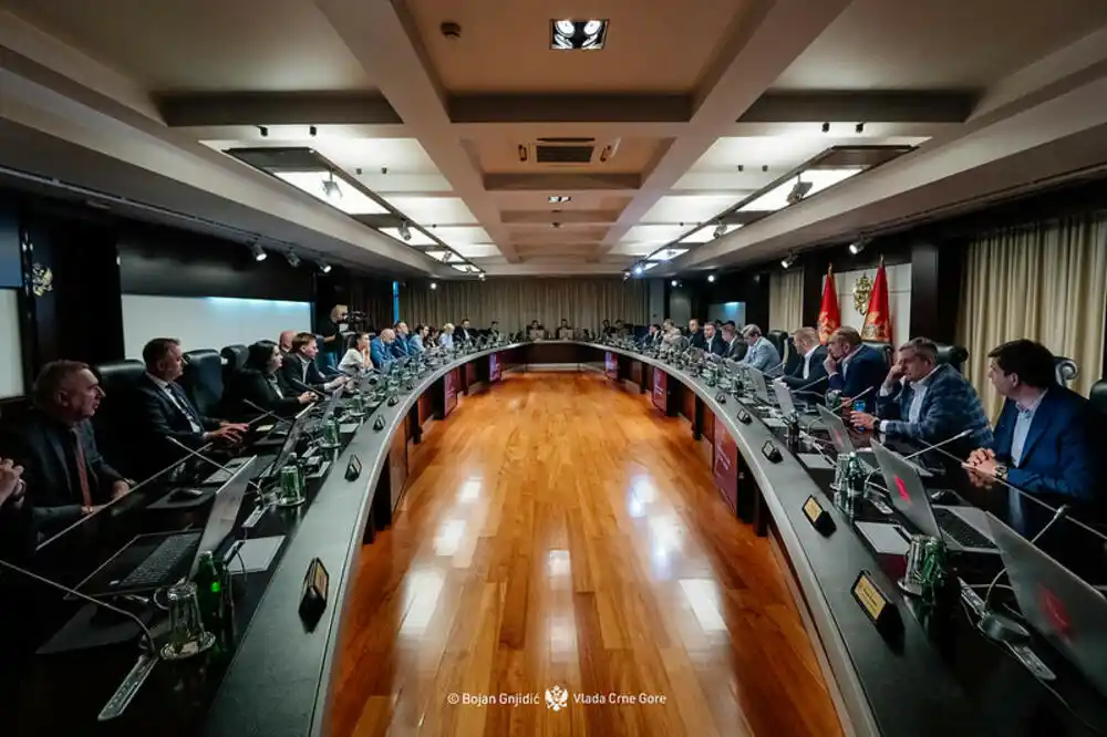 Vlada nije usvojila odluku o upisu brucoša o trošku države na Fakultet za crnogorski jezik i književnost