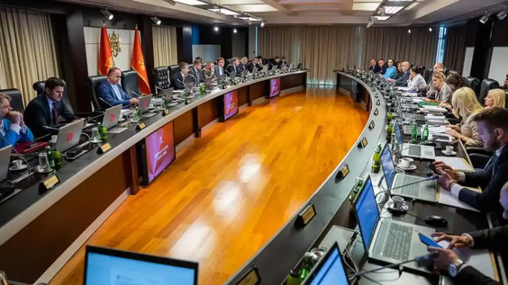 Vlada: Ukupan  DUG na kraju 2024. sa depozitima iznosio 55,36% BDP-a
