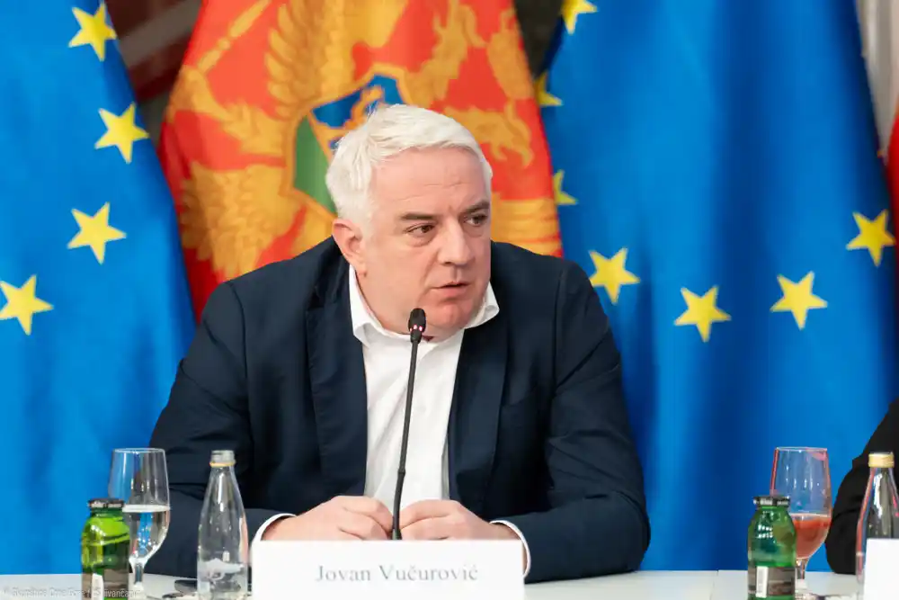 Vučurović: Partije bivšeg režima učestvuju u zataškavanju zločina “crnih trojki” – Tužilaštvo da počne da radi svoj posao