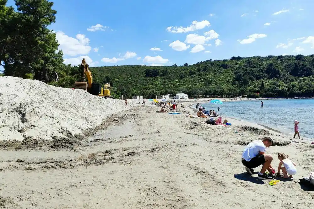 Zabranjena gradnja u Tivtu do septembra: Stopirani građevinski radovi tokom sezone