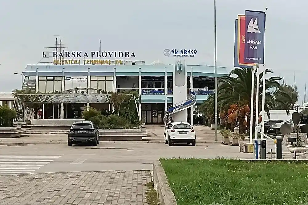 Barska plovidba: Admiral holding nije dostavio ispravnu dokumentaciju, dostavio je netačnu izjavu ovjerenu kod notara