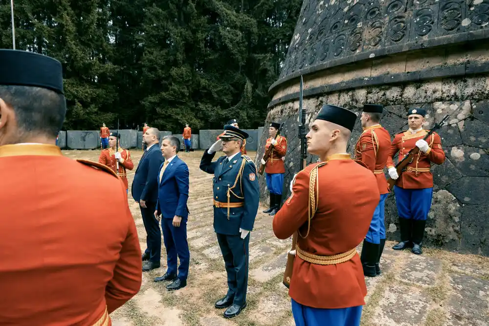 Bečić i Krapović polaganjem vijenca na spomeniku „Sloboda“ u Beranama odali su počast crnogorskim oslobodiocima