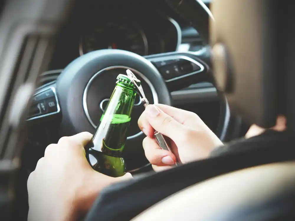 Budva: Državljanin Srbije zbog vožnje pod dejstvom alkohola kažnjen sa 2.000 evra