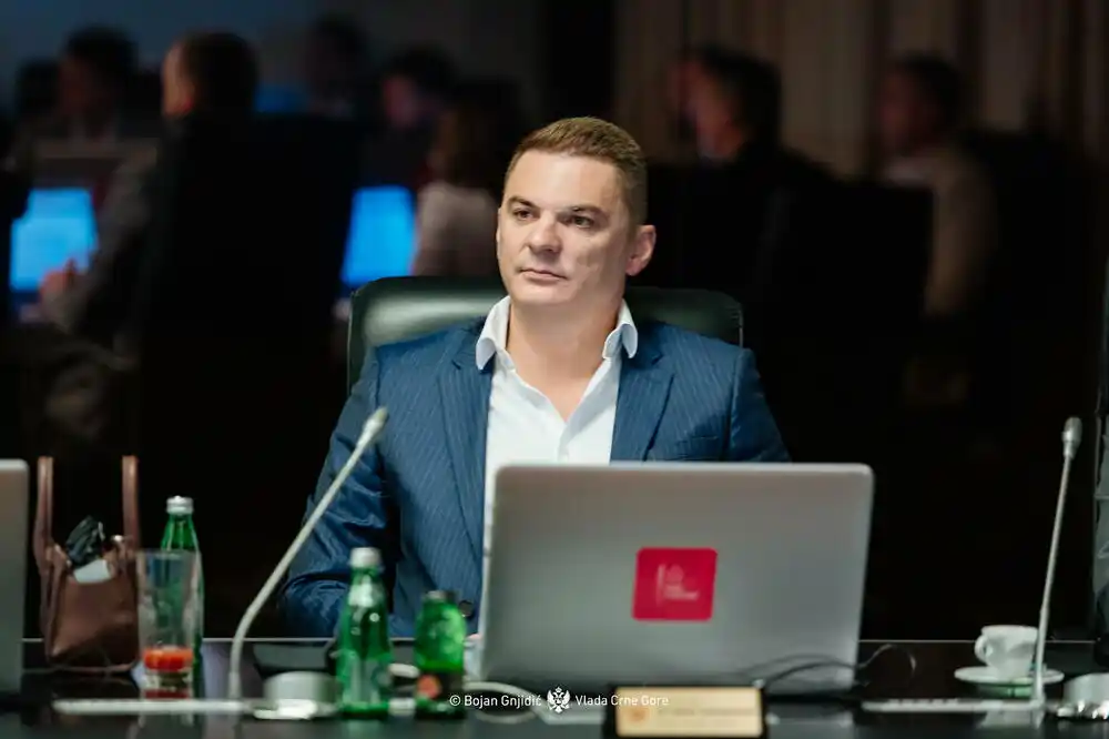 Donijet godišnji plan formiranja i održavanja obaveznih rezervi naftnih derivata