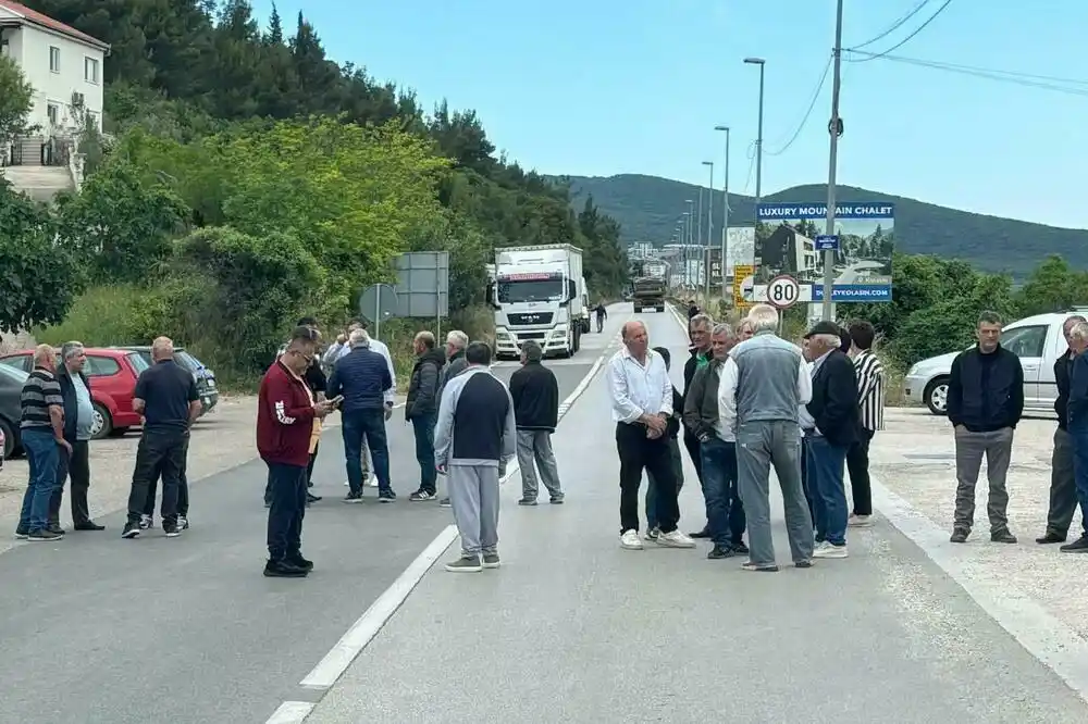 I Ulcinjani prekinuli blokadu puta: Na redu institucionalna bitka bivših radnika Solane za svoja prava