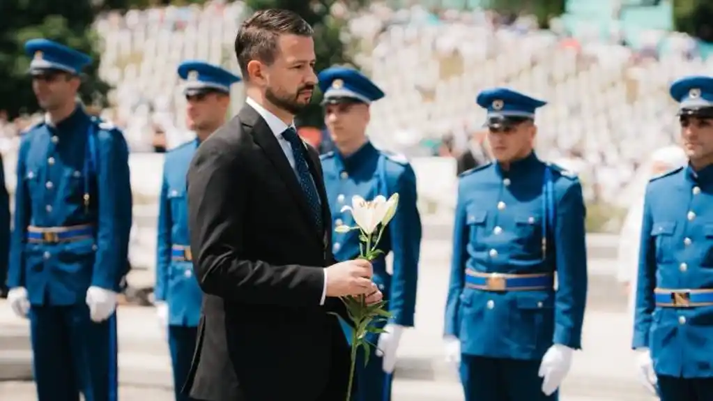 Kabinet Predsjednika: OBAVEZA svakog demokratskog društva i čovjeka jeste da  ČUVA SJEĆANJE na Srebrenicu