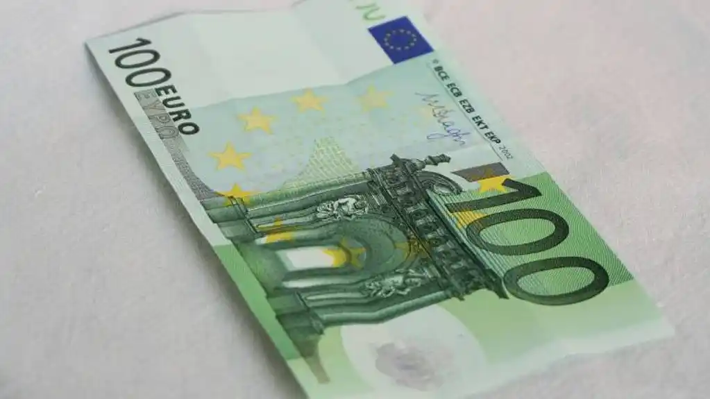 Krivična prijava protiv Rožajca: Osumnjičen da je falsifikovanom novčanicom platio gorivo u Beranama