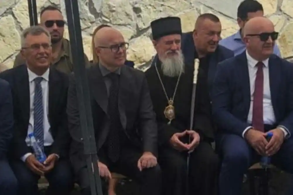 Metodije odlikovao Vučića i uručio zahvalnice funkcionerima SNP-a i NSD-a